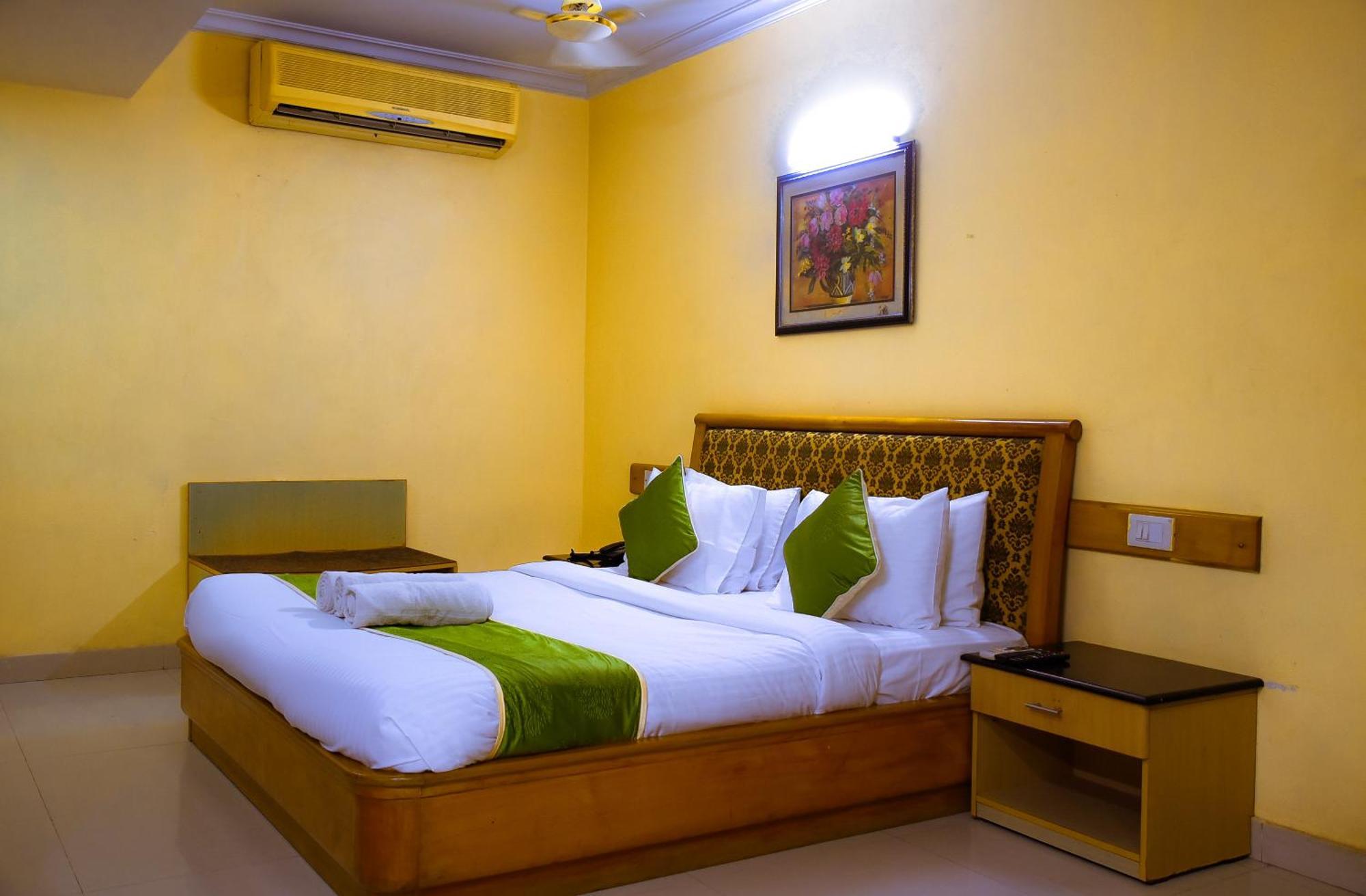 Naksha Tree Hotels - Mogappair Chennai Luaran gambar