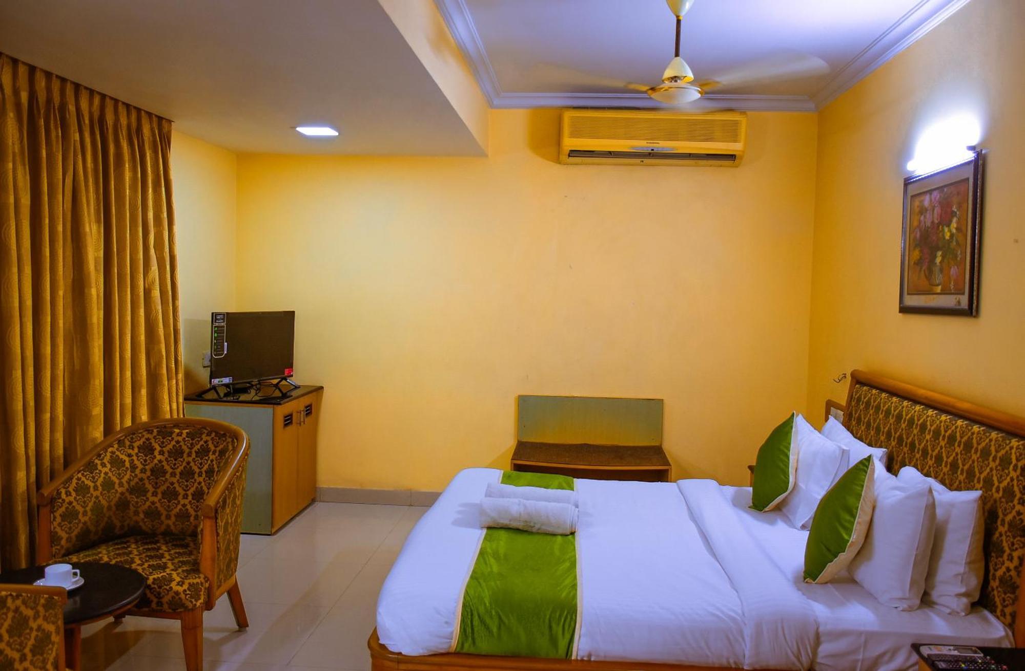 Naksha Tree Hotels - Mogappair Chennai Luaran gambar