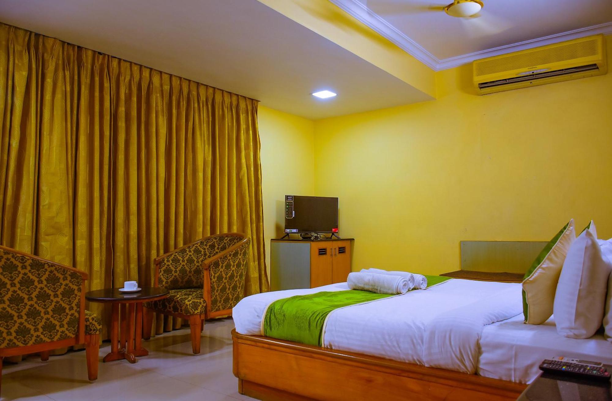 Naksha Tree Hotels - Mogappair Chennai Luaran gambar