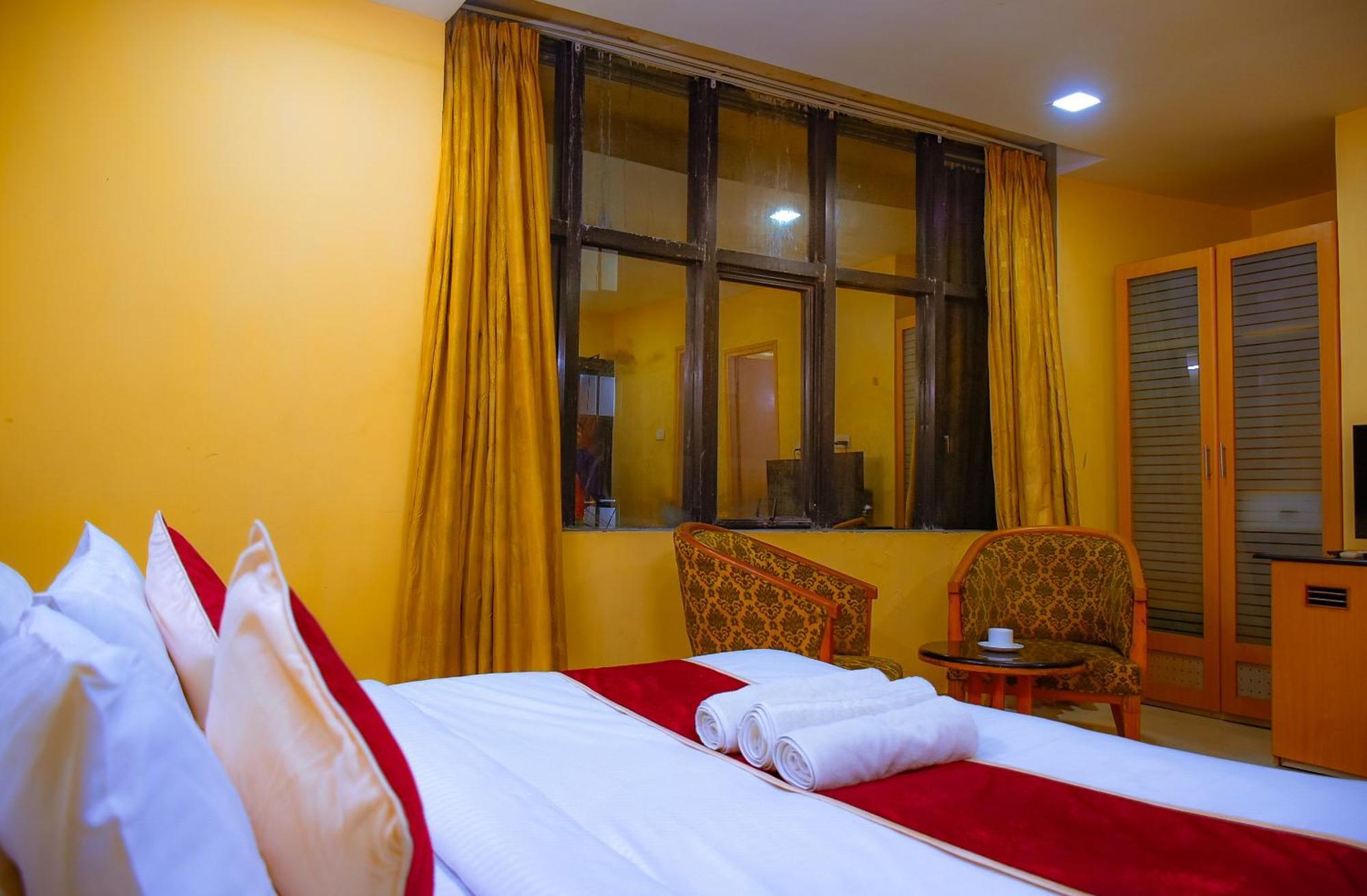 Naksha Tree Hotels - Mogappair Chennai Luaran gambar