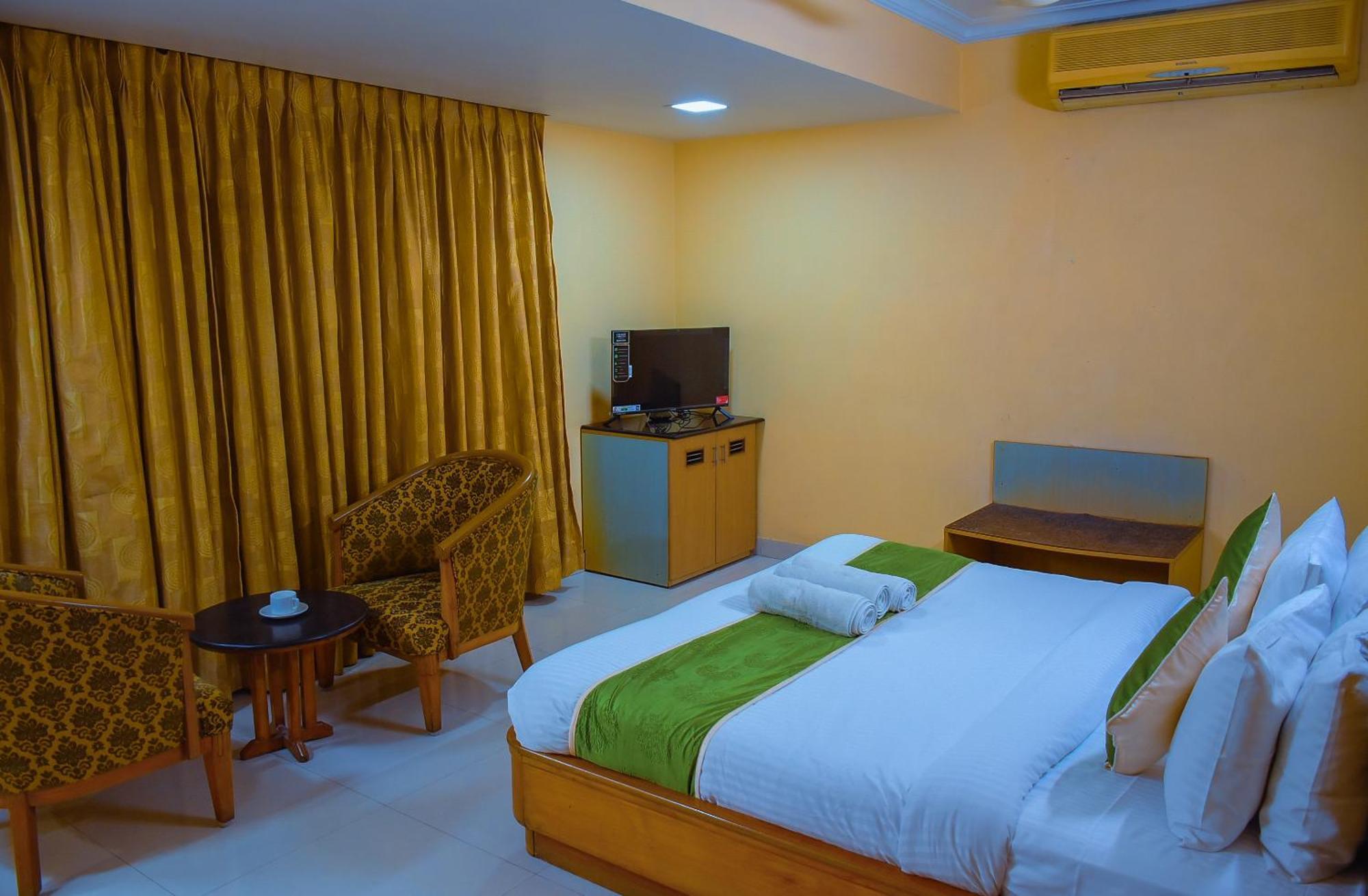 Naksha Tree Hotels - Mogappair Chennai Luaran gambar
