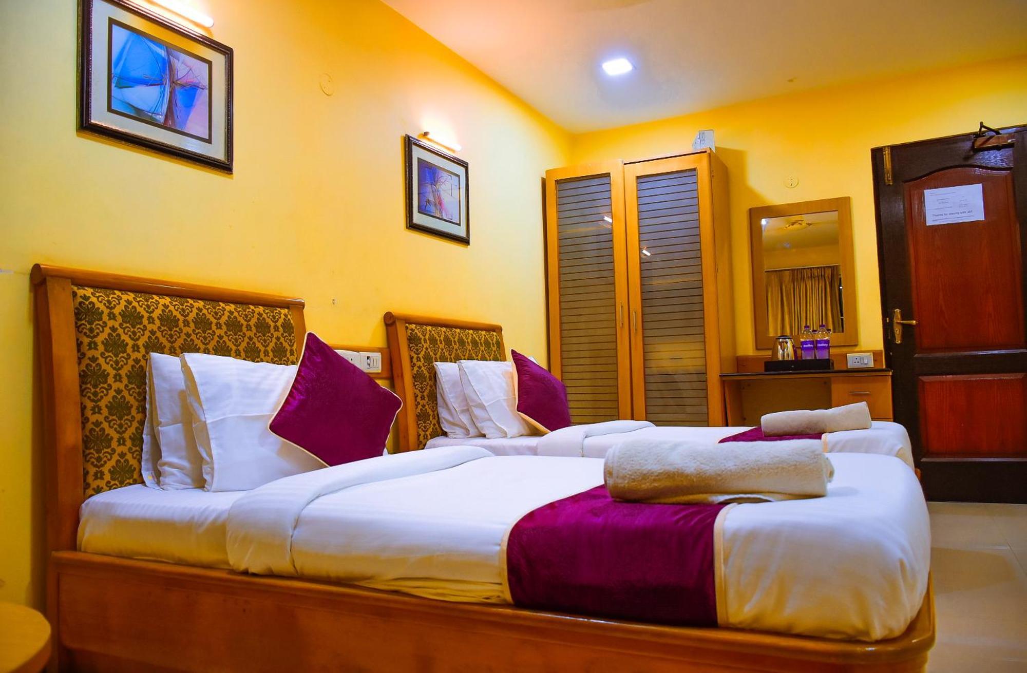 Naksha Tree Hotels - Mogappair Chennai Luaran gambar
