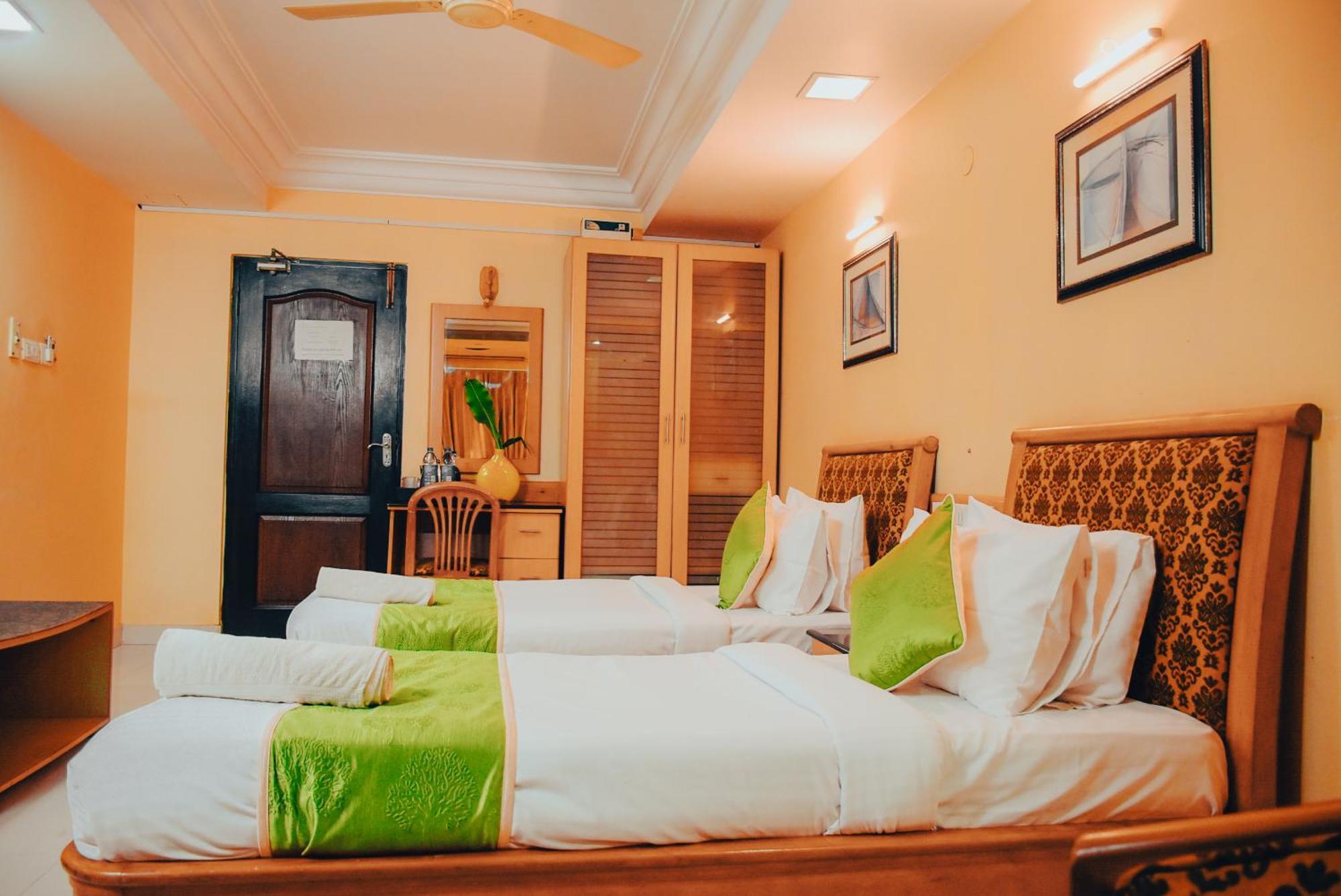 Naksha Tree Hotels - Mogappair Chennai Luaran gambar